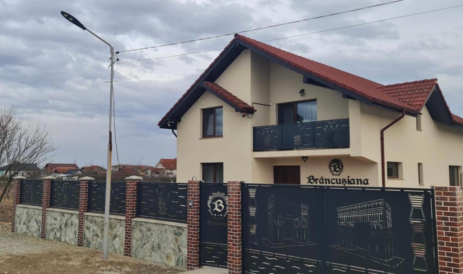Casa Brancusiana Lägenhet Târgu Jiu Exteriör bild